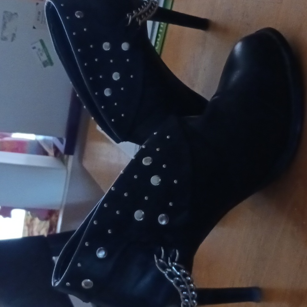 Barely worn Harley Davidson leather boots